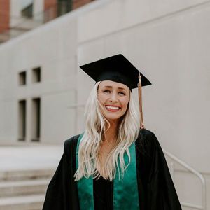 Meet your Posher, Caroline